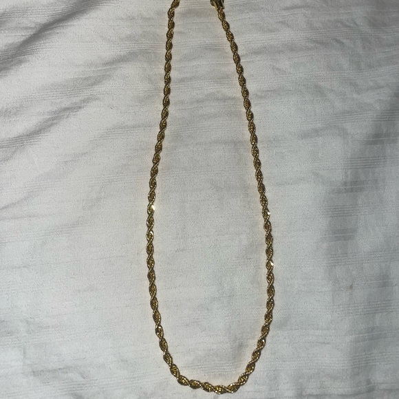 Princess Polly “I’m out of love necklace” - Picture 2 of 8